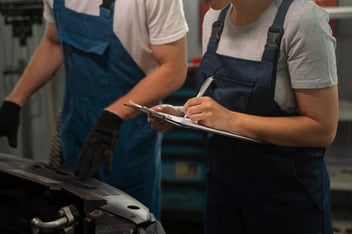 Como acelerar sua carreira profissional na mecânica em 5 passos