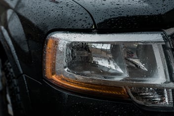 Qual a diferença de infiltração x condensação em peças de iluminação?
