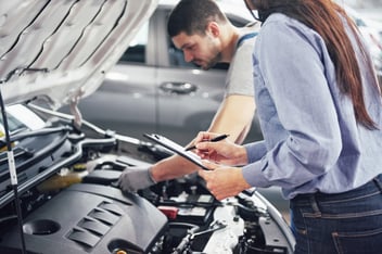 Manutenção preventiva em EVs e híbridos
